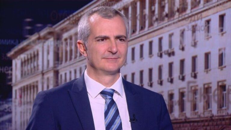 Министърът на спорта призна за корупция в министерството му, но обвини ГЕРБ и Красен Кралев