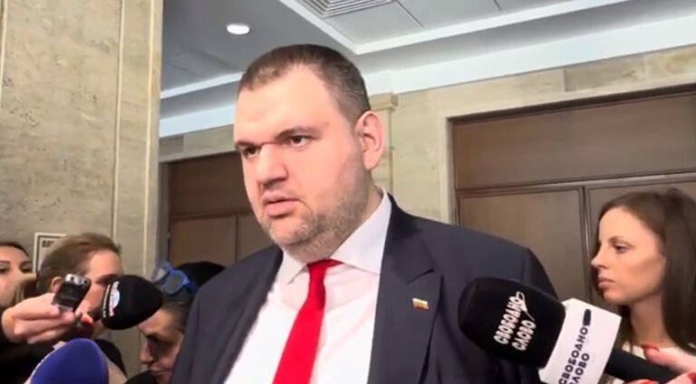 Пеевски: Президентът веднага трябва да подпише указа, не може България да седи без…