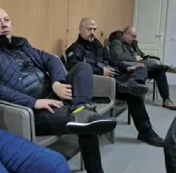 Смъртна опасност надвисна над Росен Желязков и делегацията ни в Киев, в бомбоубежище са. От НСО… СНИМКИ