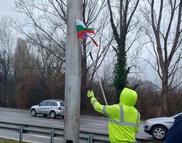 Терзиев души: Кой накичи “Цариградско шосе” с руски знамена