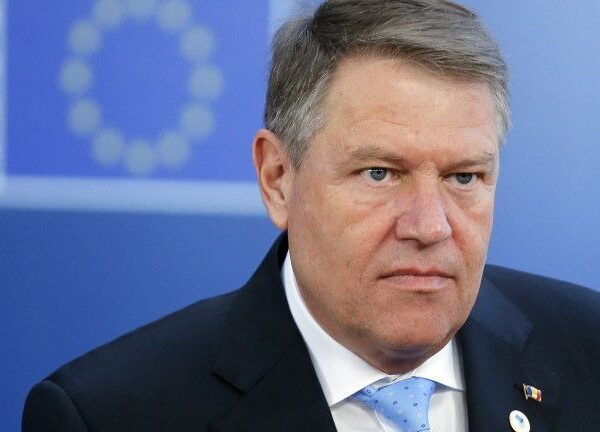 Румънският президент изненада с ход, цани се за шеф на…