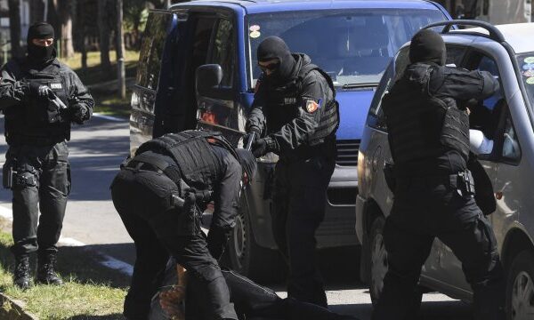 СКАНДАЛ! Македонски полицаи пребиха българин от Охрид
