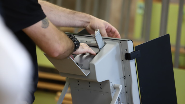 Флашките за машинното гласуване са годни за използване
