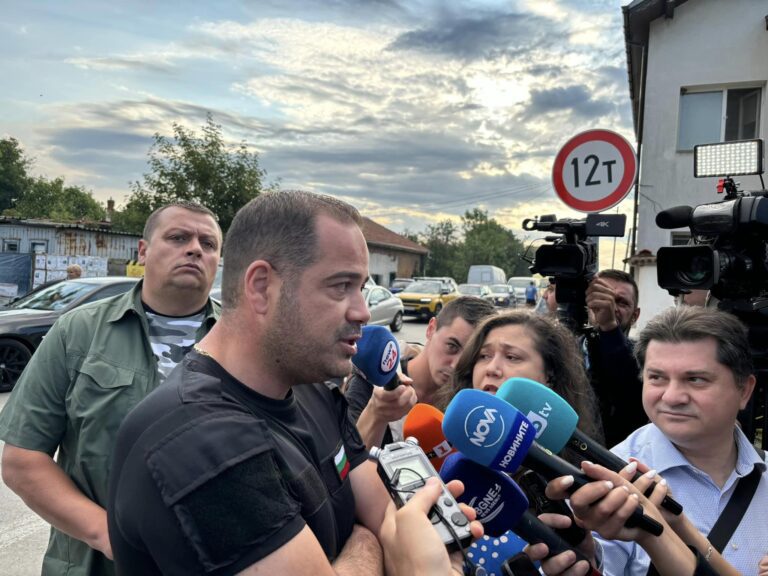 Скандалът ескалира: Калин Стоянов с безпощаден залп към кмета на Елин Пелин СНИМКИ