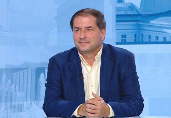 Доц. Борислав Цеков: ПП-ДБ правят опит за парламентарен преврат